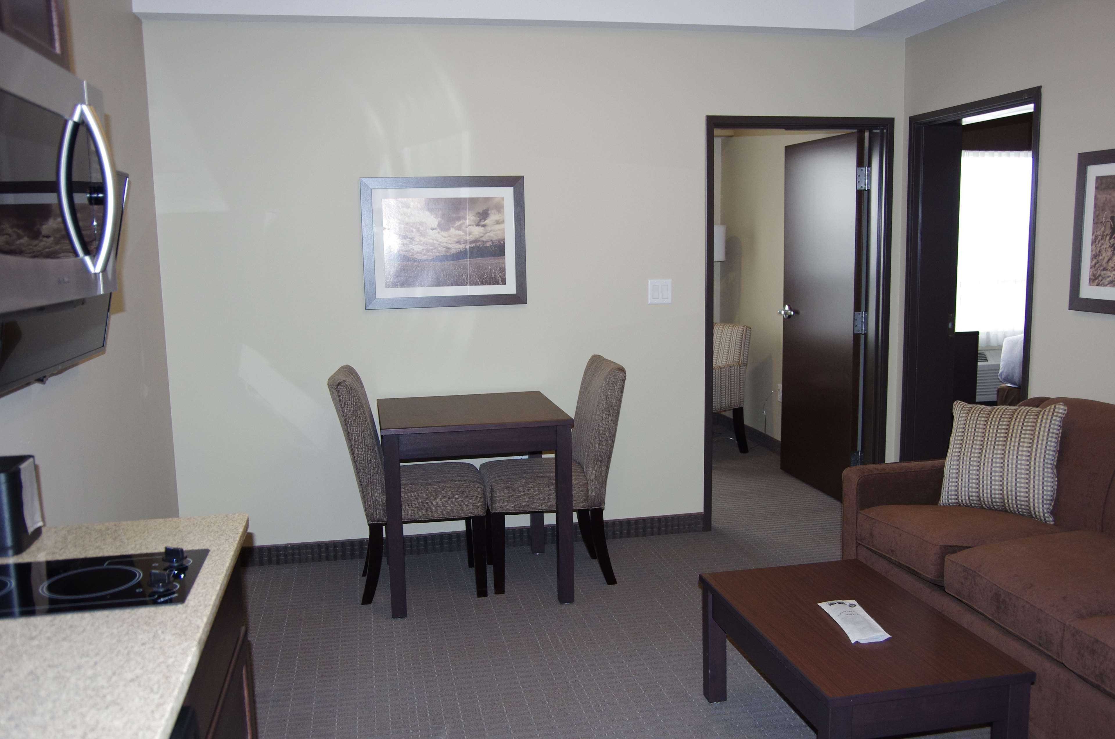 Best Western Plus Lacombe Inn And Suites Eksteriør billede