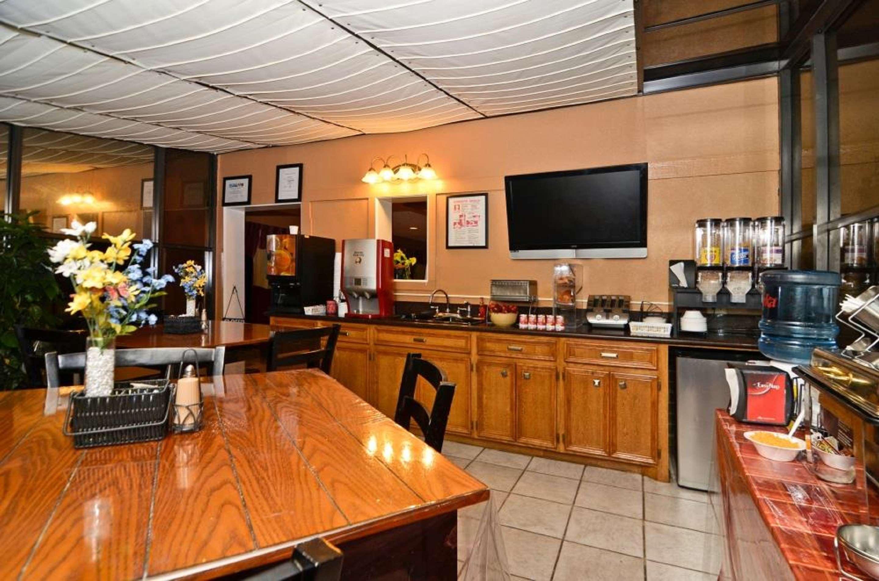 Best Western Plus Lacombe Inn And Suites Eksteriør billede