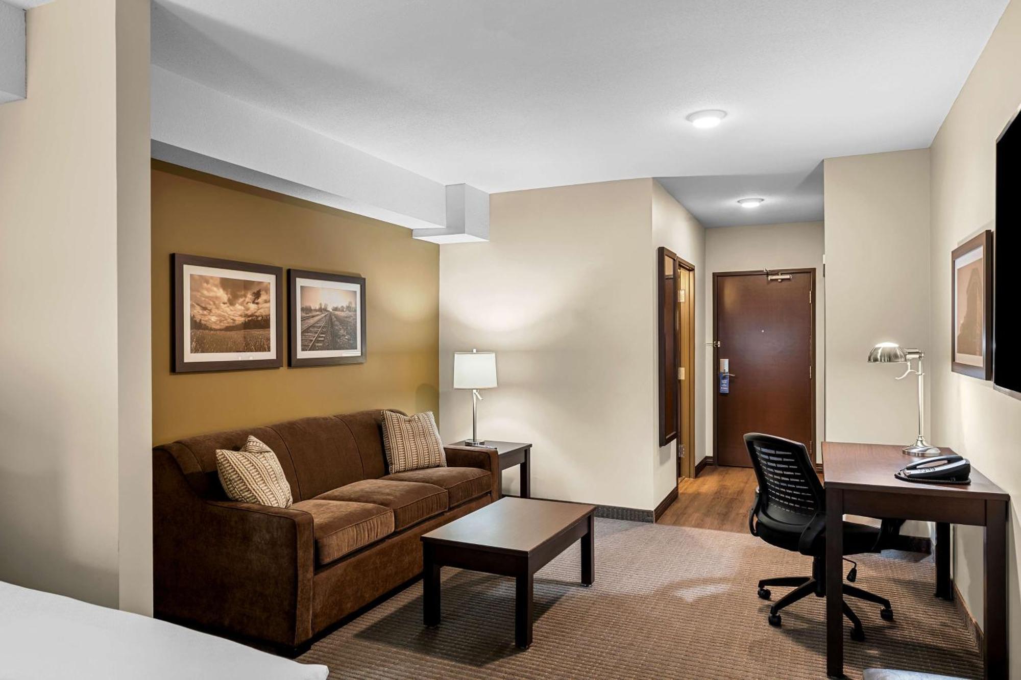 Best Western Plus Lacombe Inn And Suites Eksteriør billede