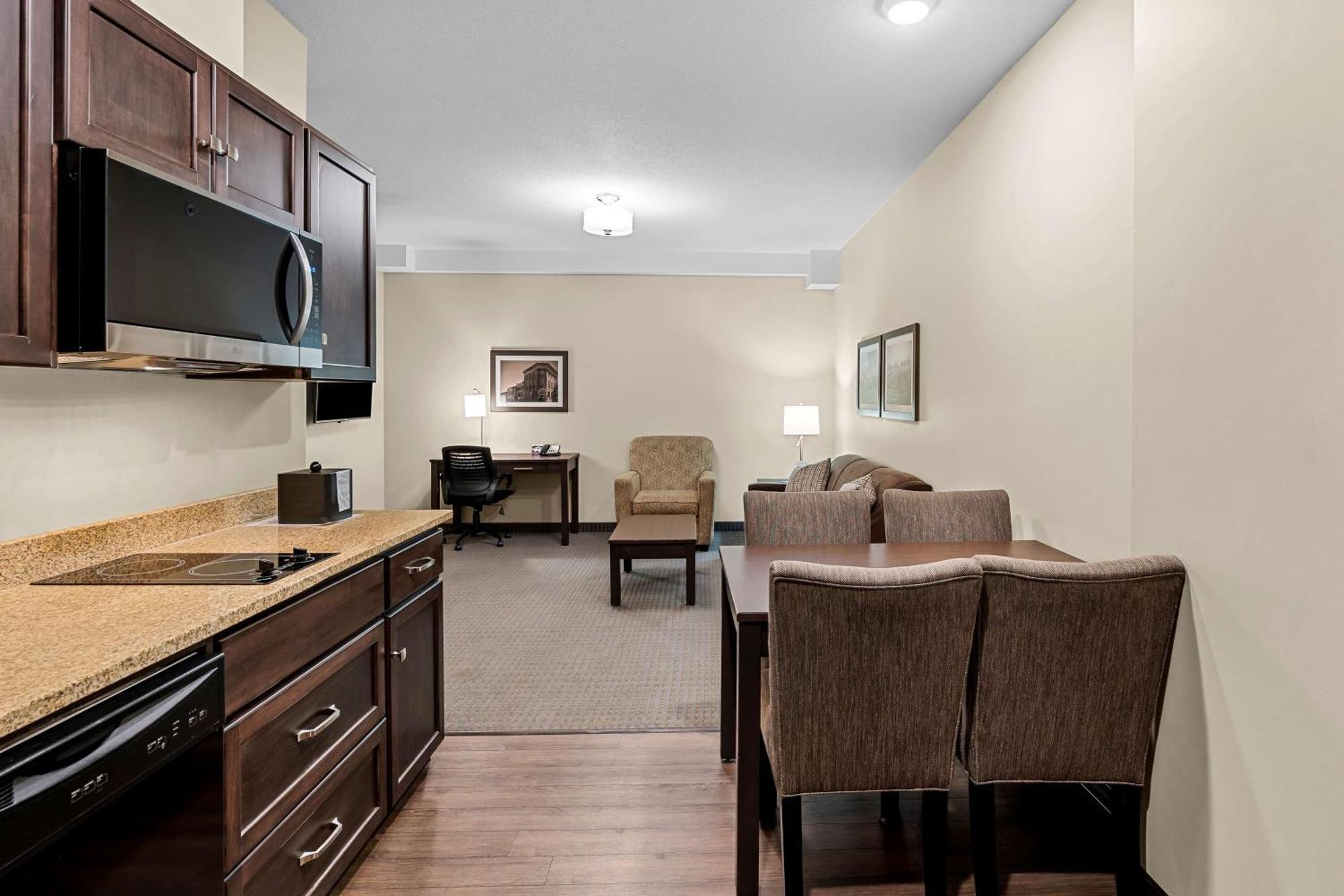 Best Western Plus Lacombe Inn And Suites Eksteriør billede
