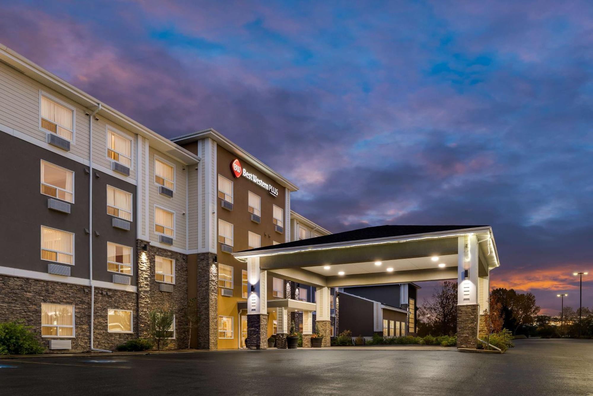 Best Western Plus Lacombe Inn And Suites Eksteriør billede