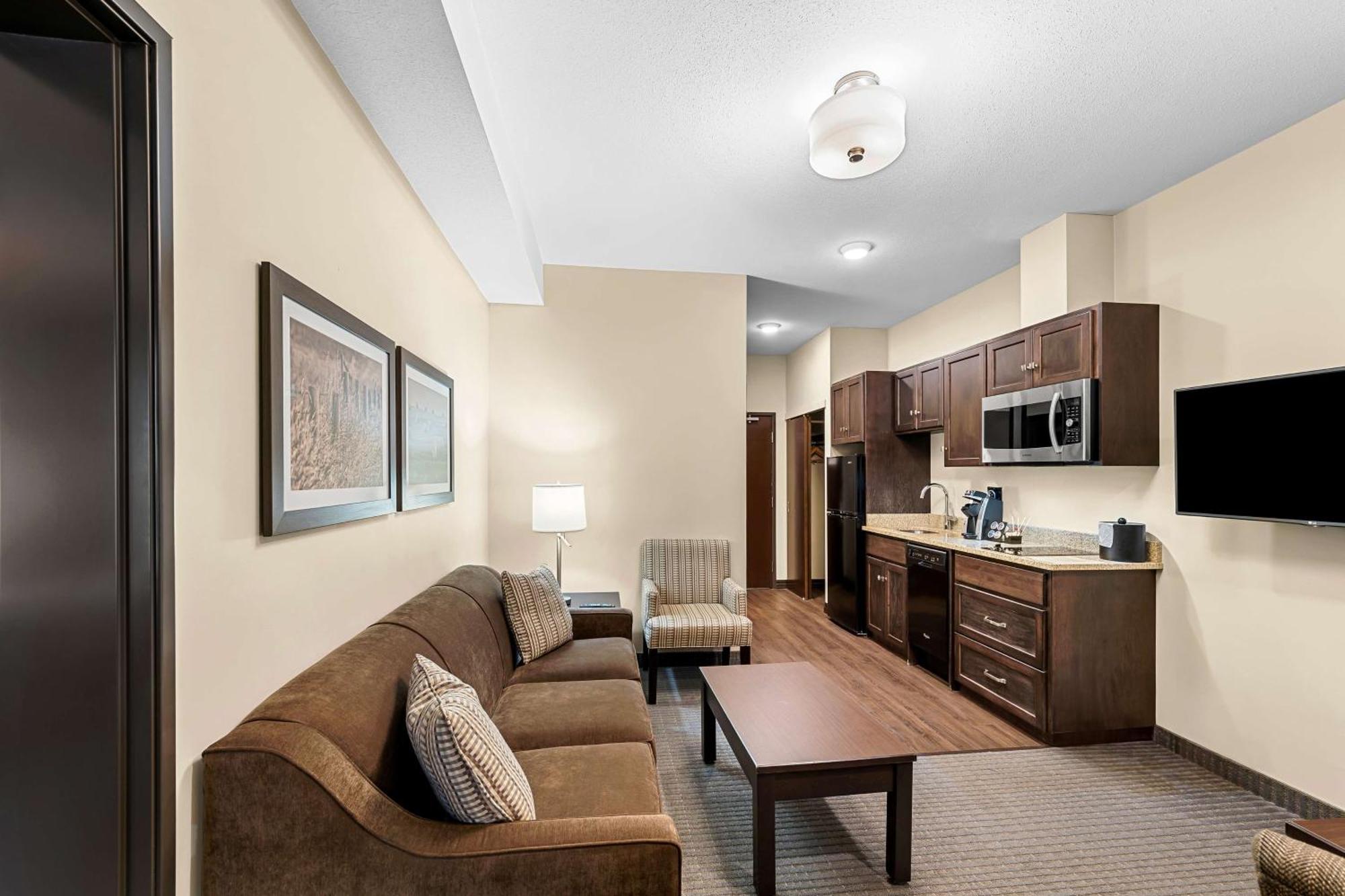 Best Western Plus Lacombe Inn And Suites Eksteriør billede