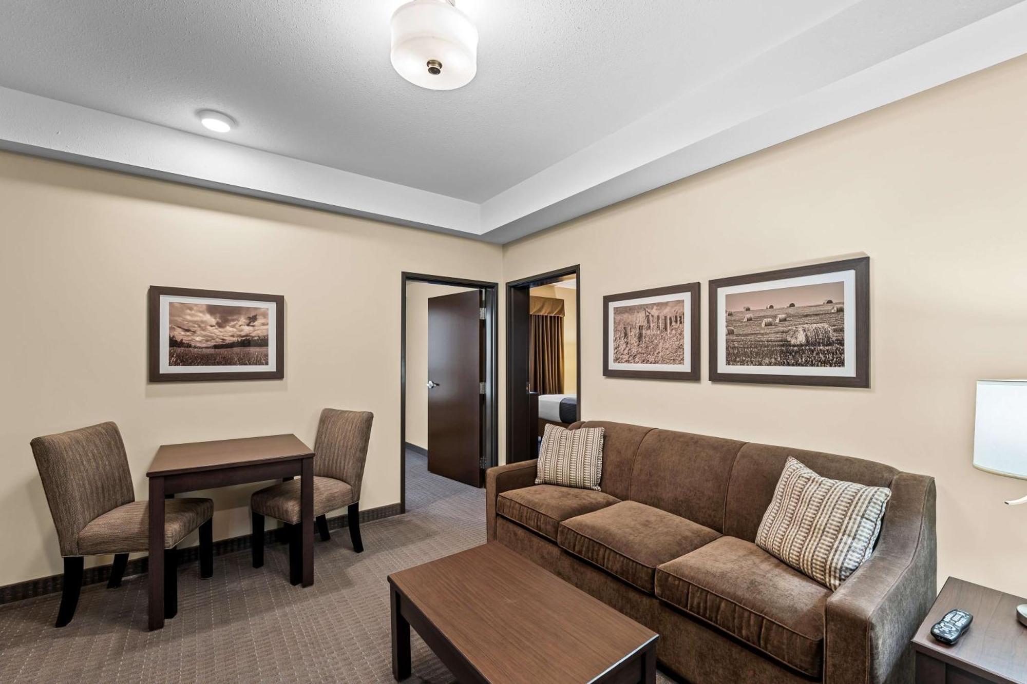 Best Western Plus Lacombe Inn And Suites Eksteriør billede