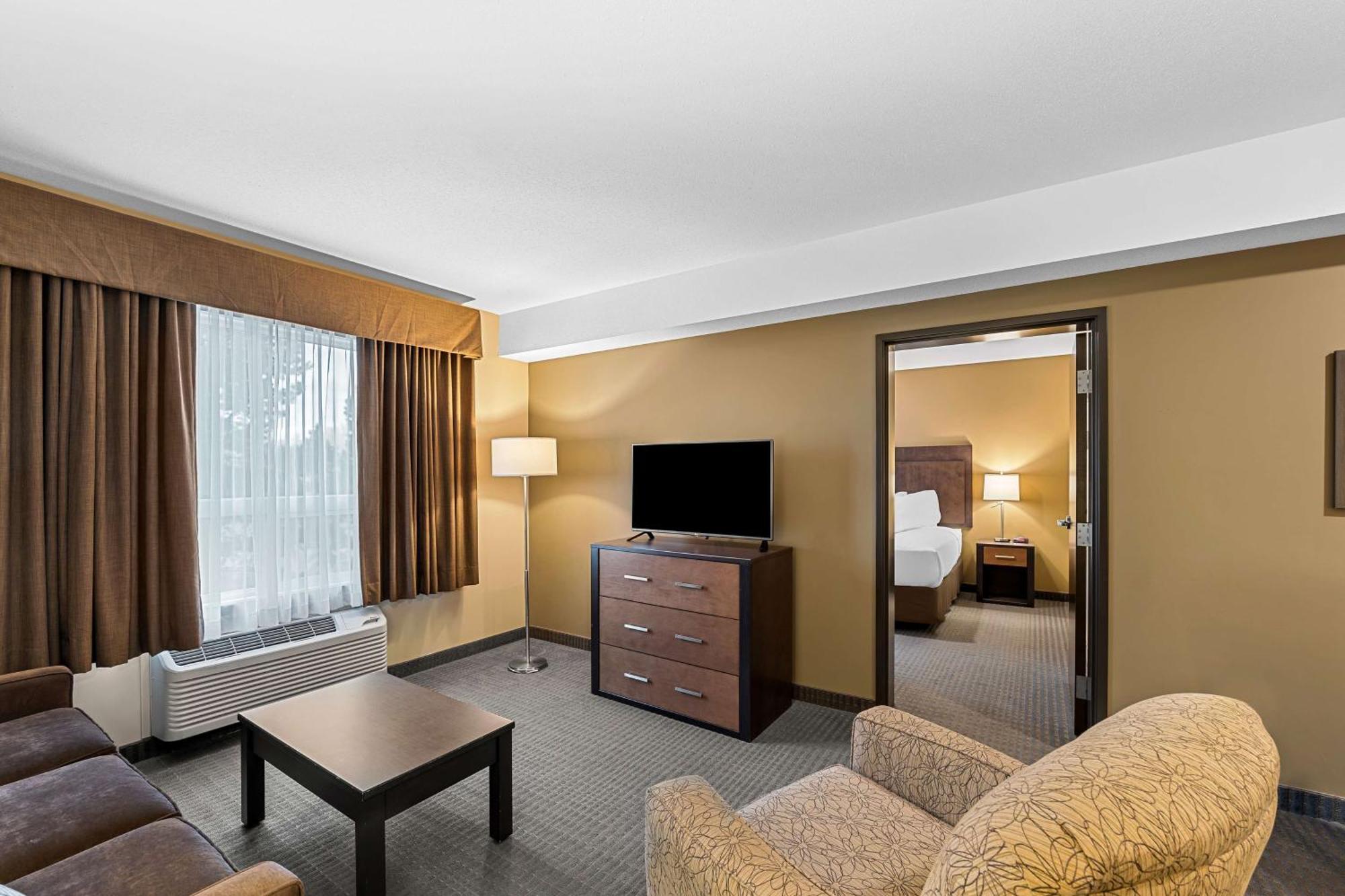 Best Western Plus Lacombe Inn And Suites Eksteriør billede