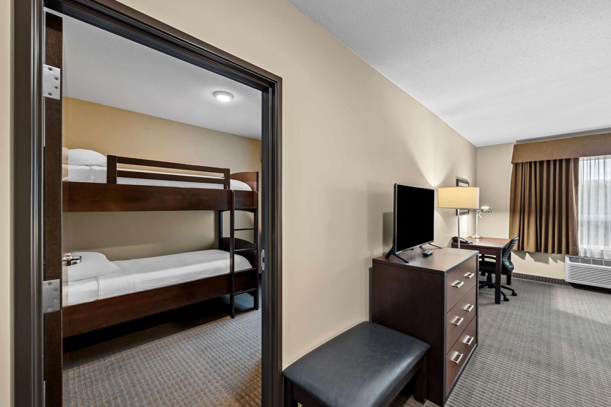 Best Western Plus Lacombe Inn And Suites Eksteriør billede